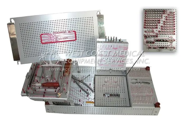 Small fragment implant and instrument set in its case